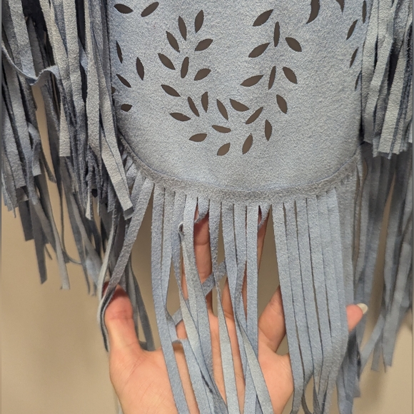 Cut Out Shawl Blue - Picture 7 of 9